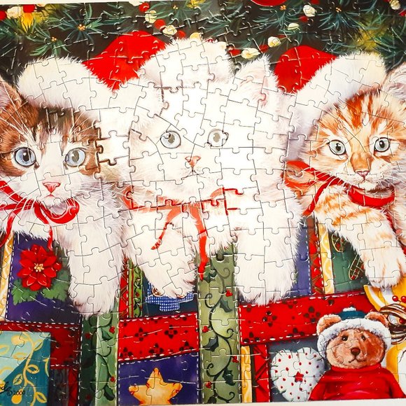 Bits and Pieces Jigsaw Puzzle Meowy Christmas Cats 300 Pieces Complete - Picture 1 of 8